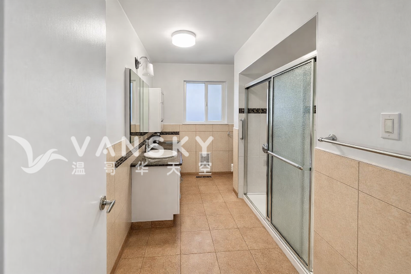 260329184005_aightened Polished Bathroom_remix_01kk5qsf9jee5vk083p5nk1gwm.png